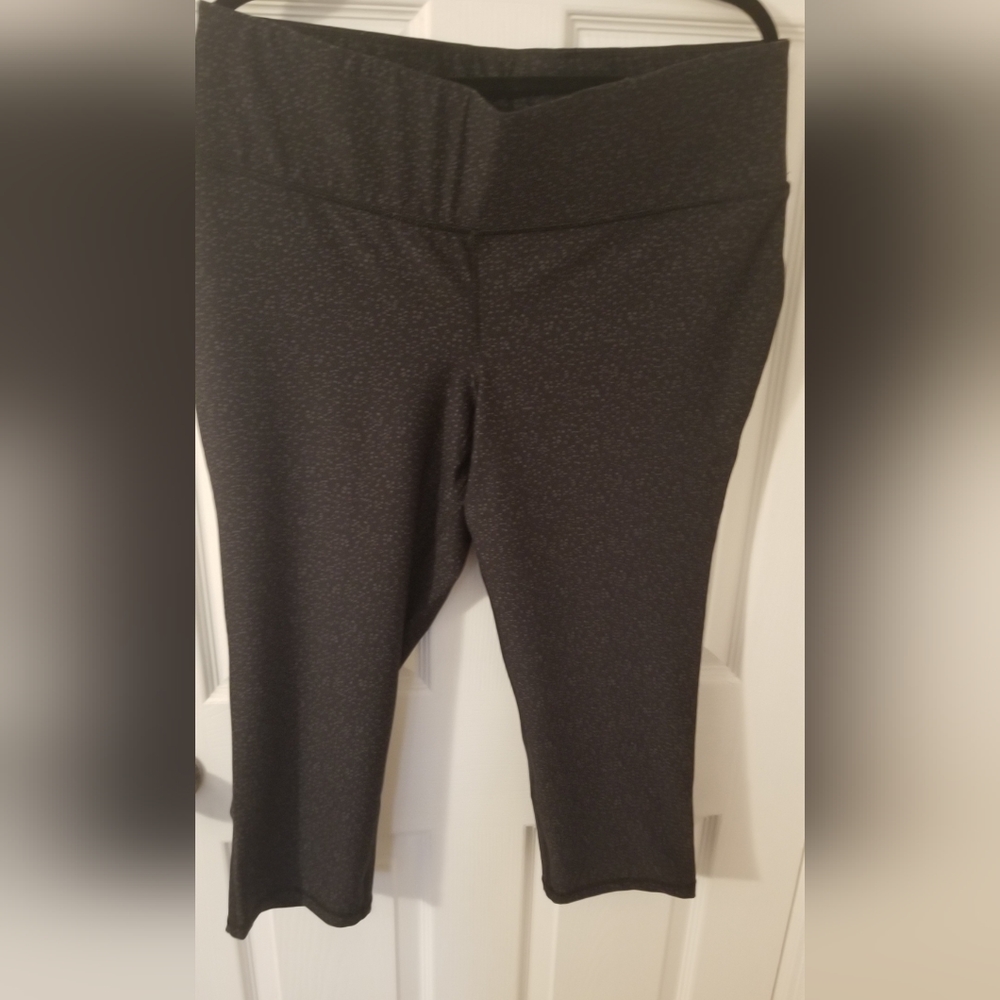 Lane Bryant Livi Active Capri Leggings